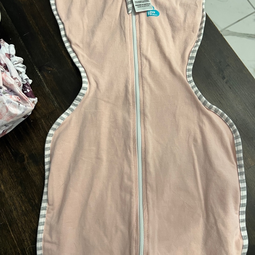 Swaddle - Picture 2 of 4